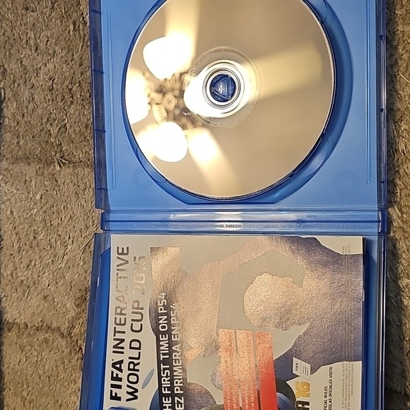 PS4 FIFA 16 - Picture 3 of 3
